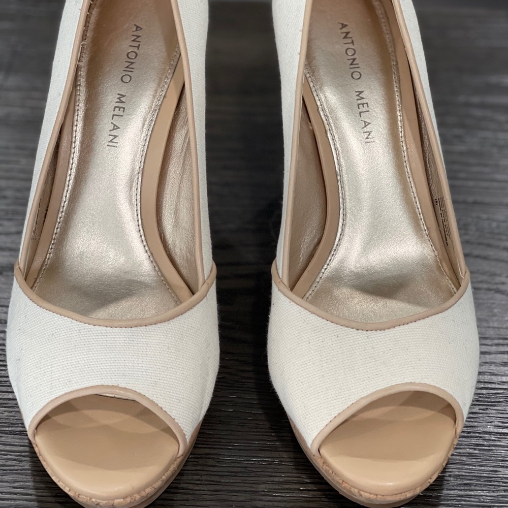 Size 9 Antonio Melani Open Toe Wedge - Picture 3 of 6